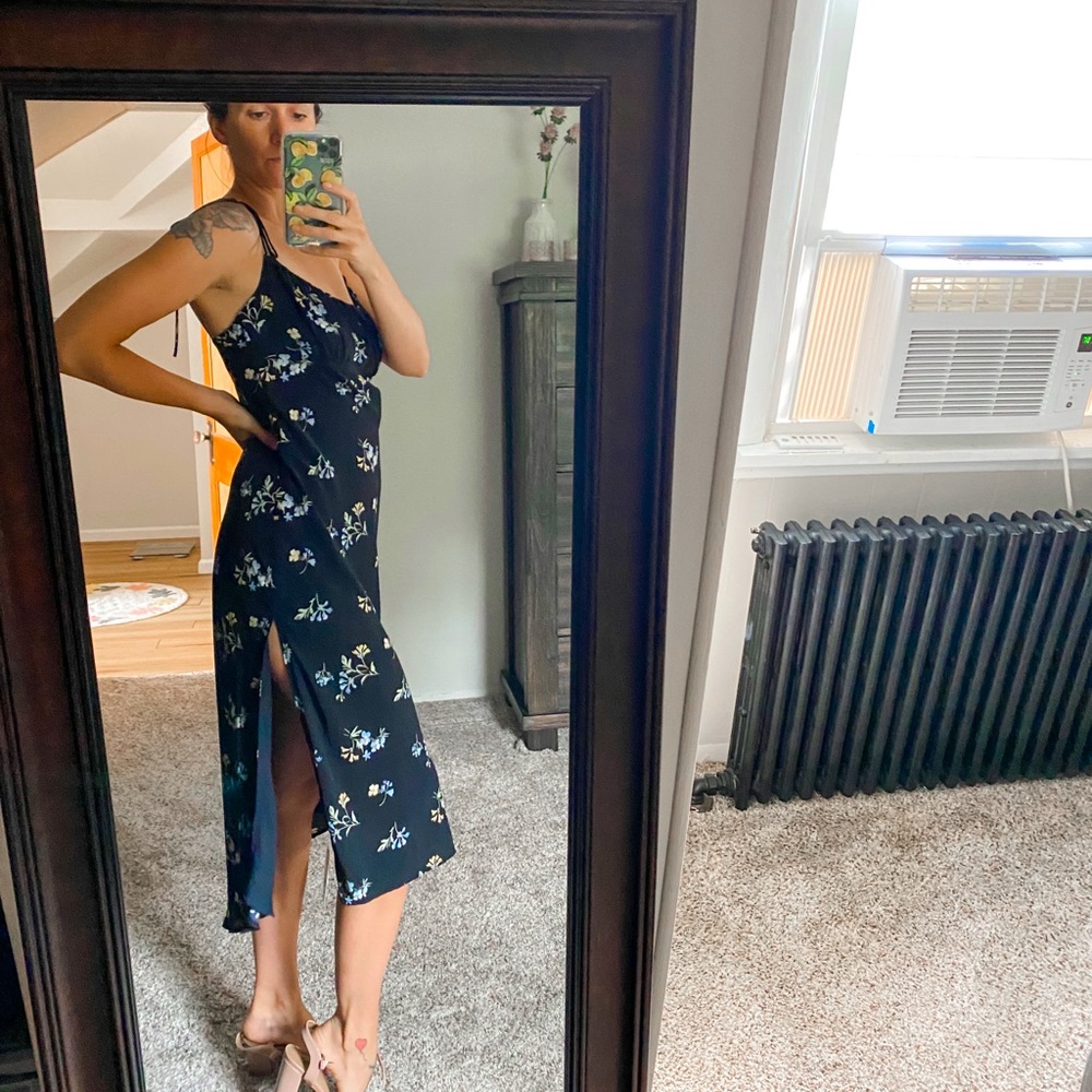 🔴SOLD🔴 NWT Abercrombie & Fitch Floral Slip Dress Navy